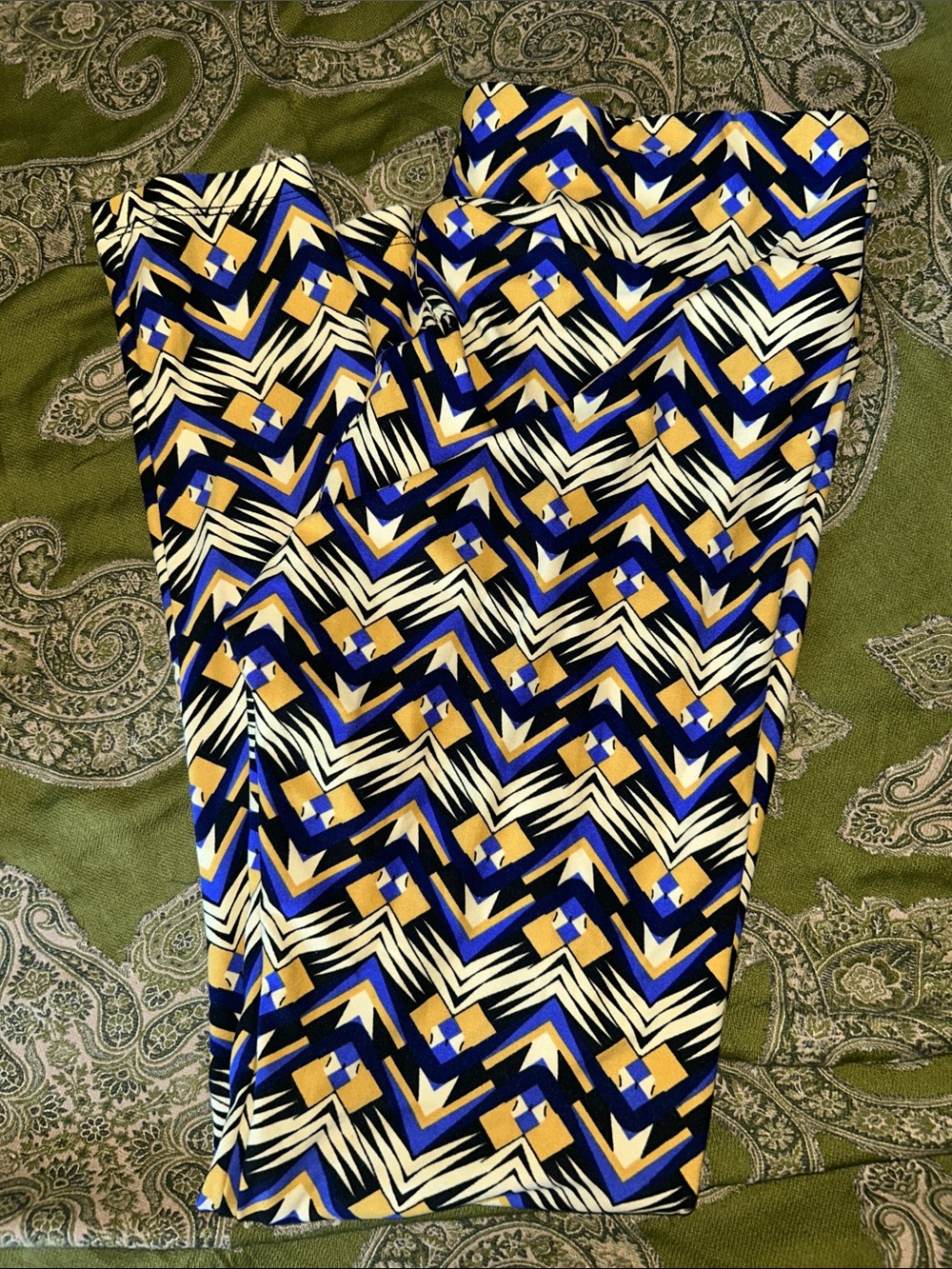 LuLaRoe Geometric Chevron Leggings in Blue, Yellow, Black, White